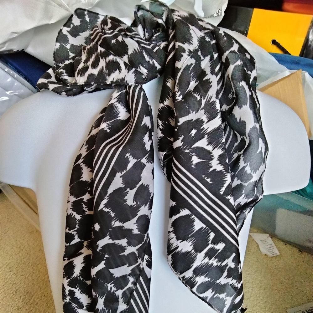 Juicy Couture backpack $68:sz12x12x5 6 compartment - Picture 6 of 8